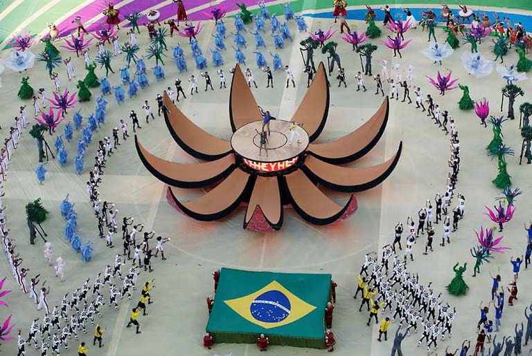 ...findet erst einmal die Eröffnungsfeier in der Corinthians Arena von Sao Paulo statt.