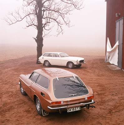 1971 kam der Kombi auf den Markt. Er basiert auf dem Sportcoupé Volvo P 1800, das bereits seit 1961 angeboten wurde, aber beim Absatz schwächelte.