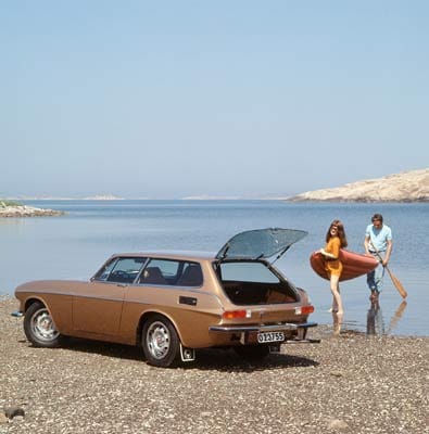 In Amerika fand der sportliche Kombi mit einer Leistung von 124 PS viele Liebhaber. Aber die verschärften Sicherheitsgesetze in den USA der frühen siebziger Jahre bedeuteten das Ende der schönen Volvos. 1973 wurde die Produktion eingestellt.