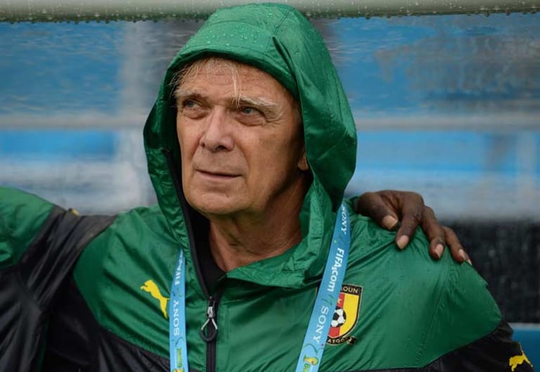 Der frühere Bundesliga-Trainer Volker Finke möchte mit Kamerun ins Achtelfinale. In dieser schweren Vorrundengruppe ist das allerdings alles andere als leicht.