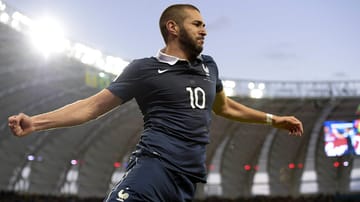 Der Bart ist "voll im Trend": Frankreichs Stürmerstar Karim Benzema trimmt den Vollbart auf gleiche Länge wie sein Haupthaar.