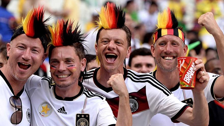 Starke Germanen: Diese deutschen Fans waren vor dem Anpfiff gegen Ghana voller Zuversicht.