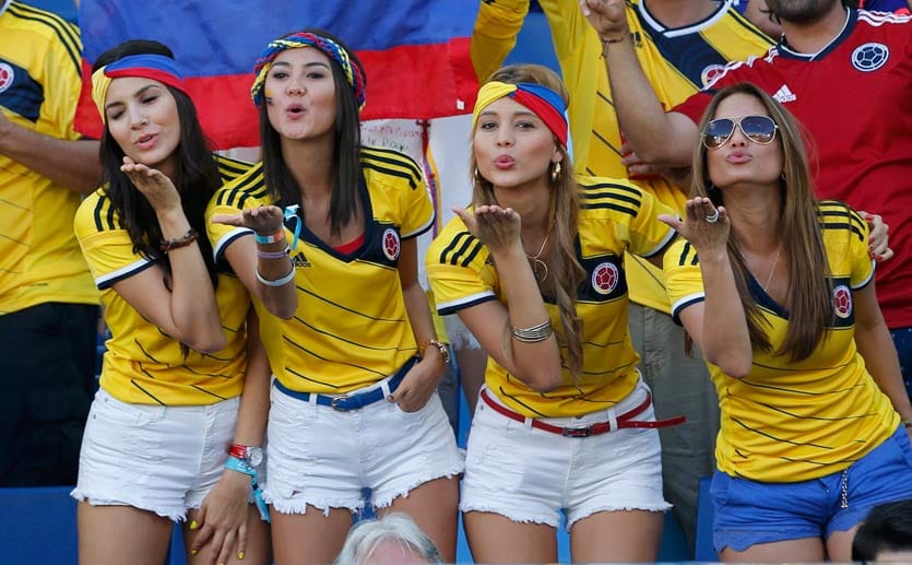Beim bereits letzten WM-Spiel in Cuiaba treffen Kolumbien und Japan aufeinander. Diese hübschen Damen halten es mit den Südamerikanern, die gegen die Asiaten den Gruppensieg klar machen wollen.