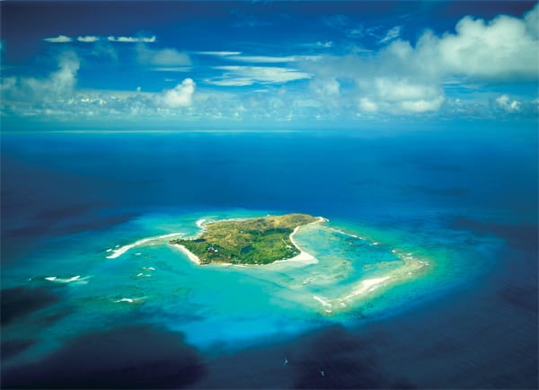 Richard Branson, Gründer von Virgin Records, ist nicht nur für seine Träume vom Fliegen ins All bekannt, sondern auch für seine exklusiven und einzigartigen Hotels. Necker Island gehört zu den Britischen Jungferninseln und misst 185.000 Quadratmeter.
