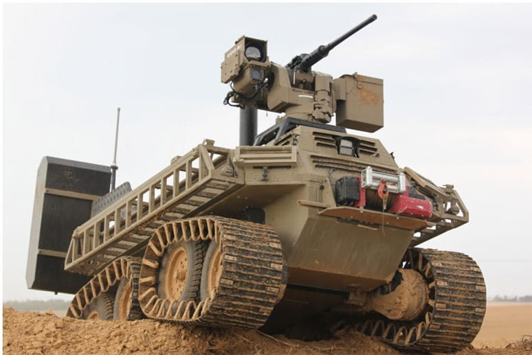 Das gleiche gilt für den "Avantguard", der wie "Guardium" von der Firma G-NIUS entwickelt wurde. Am Zweck der Maschine lässt der Hersteller keinen Zweifel: Es handele sich um ein "Unmanned Ground Combat Vehicle" (UGCV), ein unbemanntes Kampffahrzeug. Die Waffenstation auf dem Gefährt kann mit unterschiedlichem Gerät bestückt werden.