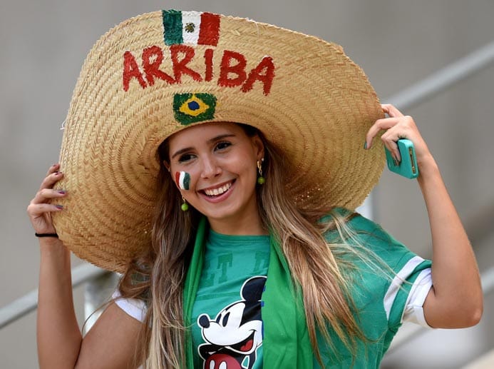 "Arriba" - Diese südamerikanische Schönheit möchte ihre Mexikaner gerne im Finale sehen.