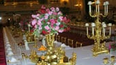 Beim Staatsbankett der britischen Königin essen die Gäste von goldenen Tellern.
