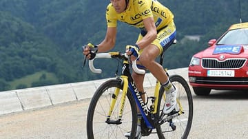 Der große Herausforderer: Im vergangenen Jahr biss sich Alberto Contador die Zähne an der Konkurrenz aus und musste sich mit Rang vier begnügen. Diesmal ist der ehemalige Tour-Sieger besser vorbereitet, was die bisherigen Ergebnisse zeigen. Der Spanier könnte dem großen Favoriten Christopher Froome tatsächlich einen Strich durch die Rechnung machen und selbst vor dem nächsten Gesamtsieg stehen.