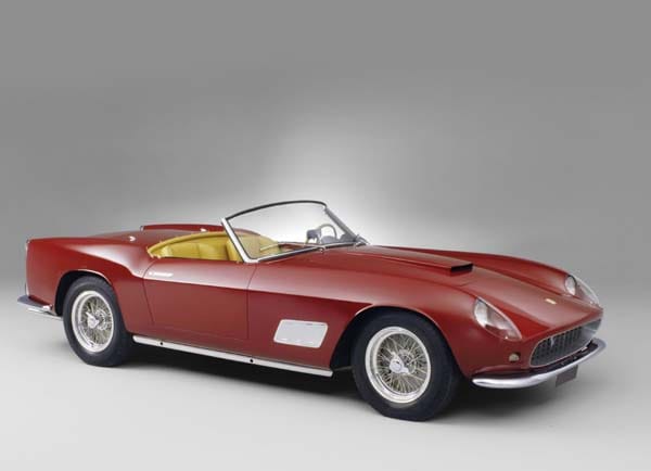 Auch andere Ferrari-Oldtimer aus den 50er und 60er Jahren stehen bei Sammlern hoch im Kurs. Dieser Ferrari 250 GT LWB California Spider Competizion wurde 2012 für 8,2 Millionen Euro verkauft.