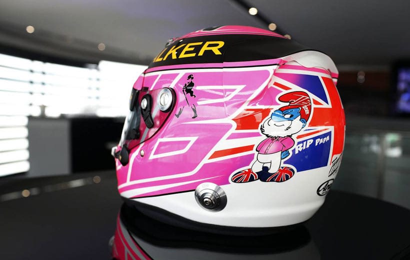 "Pink für Papa" - unter diesem Motto bestreitet Jenson Button den Großen Preis von Großbritannien. Sein Vater John, der pinkfarbene Hemden bevorzugte, ist im Januar 2014 gestorben.