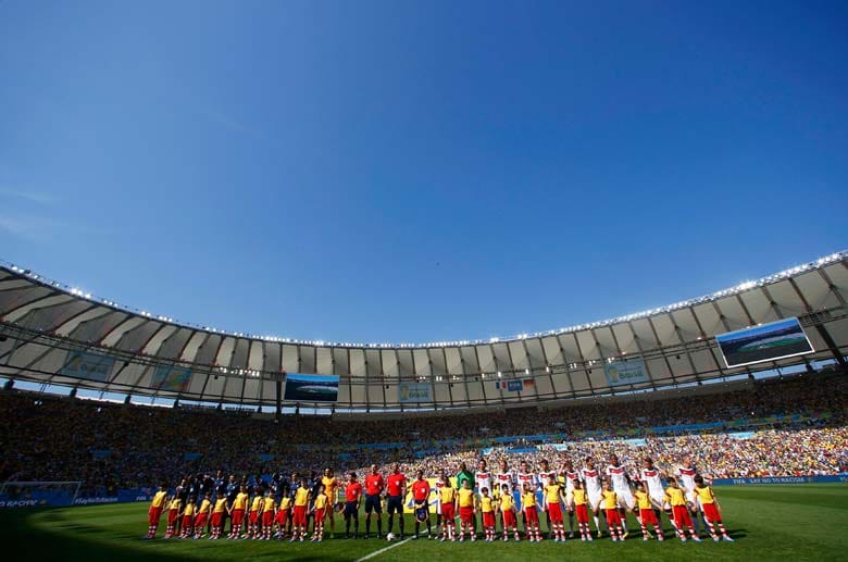 Die Partie findet in Rio im Maracana-Stadion statt, der wohl mythenreichsten Fußballarena der Welt. Zuletzt trafen beide Mannschaften in einem Freundschaftsspiel aufeinander. Im Februar 2013 siegte Deutschland mit 2:1 durch Tore von Thomas Müller und Sami Khedira. Den Treffer für Frankreich machte Matthieu Valbuena.