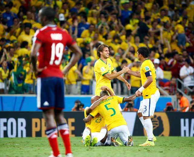 Schlusspfiff: Brasilien bringt den Sieg über die Zeit und ist nun der Halbfinal-Gegner der deutschen Elf.