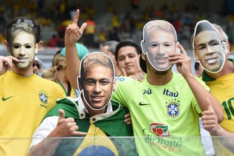"Wir sind alle Neymar" lautet das brasilianische Motto für das WM-Halbfinale gegen Deutschland. Nach dem Ausfall ihres Superstars ruft die Selecao zum Tragen von Neymar-Masken auf.