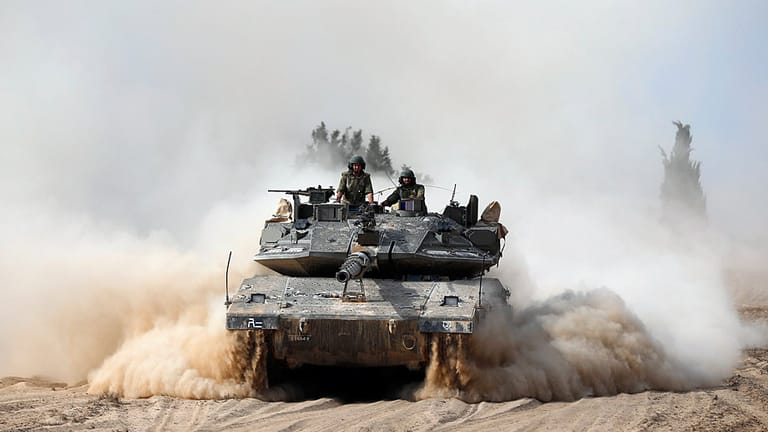 Die Armee zieht seit Tagen Truppen an der Grenze zum Gazastreifen zusammen