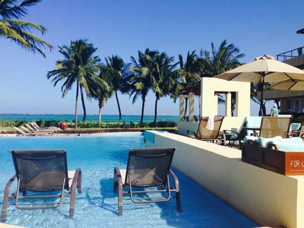 Die Nummer sechs der Top zehn Luxushotels, The Phoenix Resort, liegt im idyllischen Belize und bietet schneeweiße Strände, kristallklares Wasser, eine exquisite Küche und außergewöhnlichen Service.