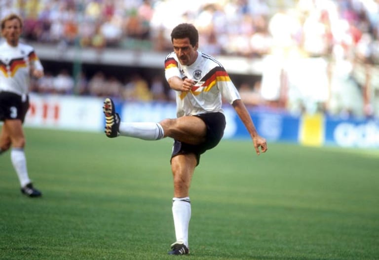 Der zurückhaltende Uwe Bein galt unter Experten als einer der besten deutschen Mittelfeldspieler überhaupt. Er stand in allen Vorrundenspielen und im Viertelfinale auf dem Platz.