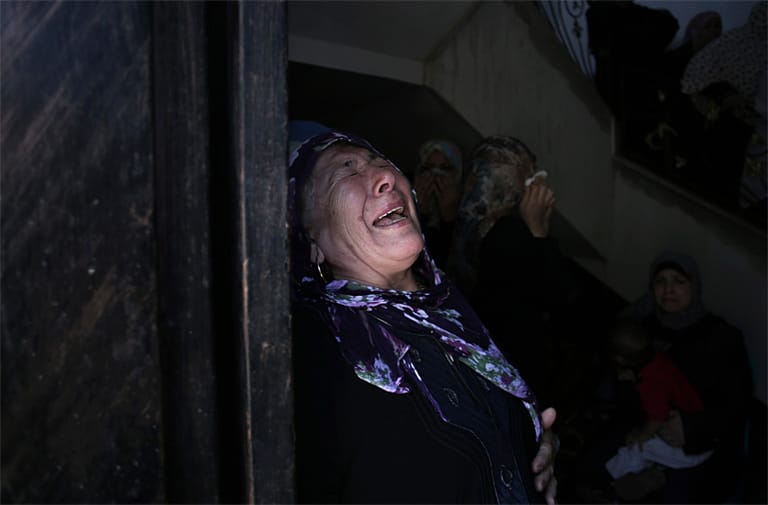 Verzweiflung in Beit Hanun im Gaza-Streifen: 5 Familienmitglieder hat diese Frau bei einem Luftangriff verloren.