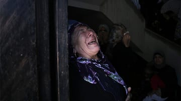 Verzweiflung in Beit Hanun im Gaza-Streifen: 5 Familienmitglieder hat diese Frau bei einem Luftangriff verloren.