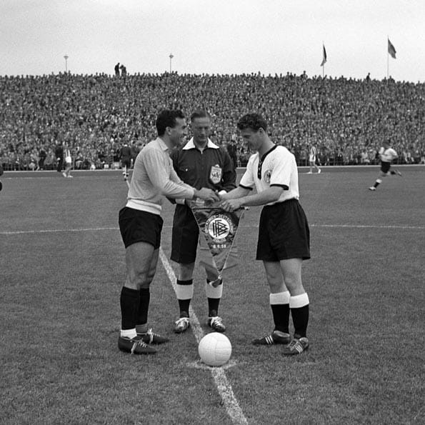 Die erste Begegnung in der Historie zwischen Argentinien und Deutschland fand am 08.06.1958 bei der WM in Schweden statt.