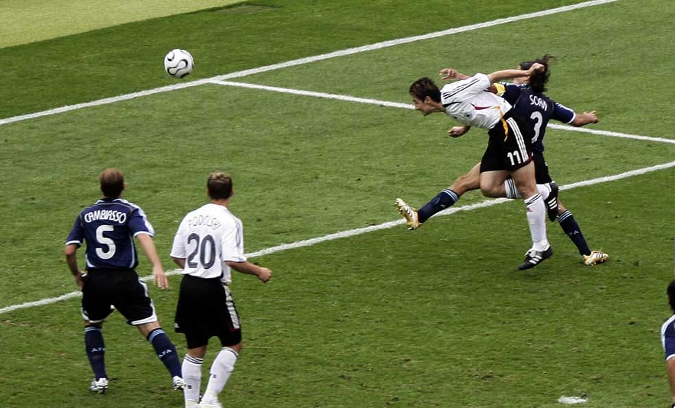 Bei der WM 2006 in Deutschland entwickelt sich im Viertelfinale ein wahrer Krimi zwischen dem Gastgeber und Argentinien.