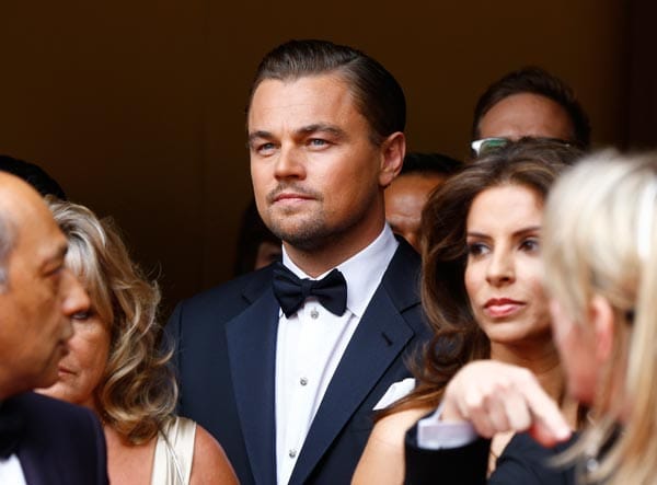 Leonardo DiCaprio beim Oscar-Event - "The Wolf of Wall Street" trägt einen Smoking von Armani.