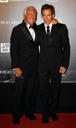 Designer Giorgio Armani mit Schauspieler Ben Stiller beim "Haiti Carnival in Cannes" im Mai 2012.