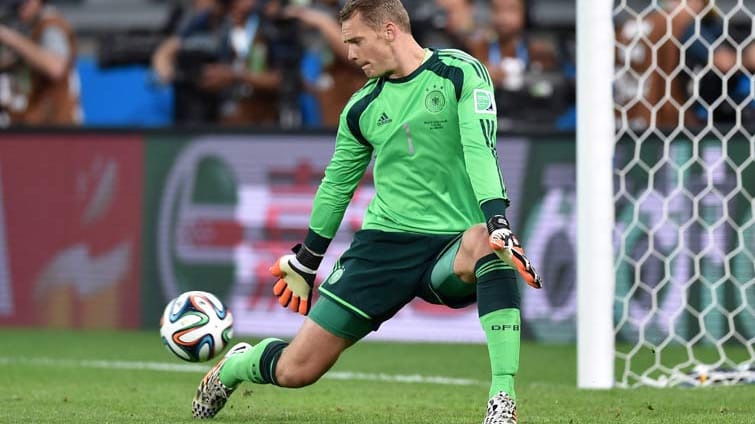 Top: Manuel Neuer unterstrich in Brasilien, dass er der beste Torwart der Welt ist. Der Bayern-Schlussmann spielte eine irre Weltmeisterschaft. Auf der Linie und als Libero.