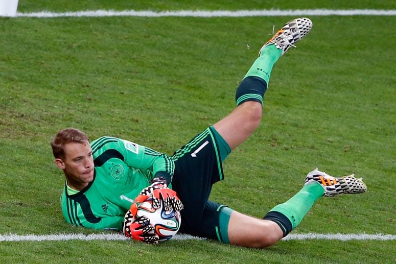 Manuel Neuer: Ob auf der Linie oder als Torwart-Libero: Einfach weltklasse. Keiner ist besser, nur vier Gegentore. Zurecht mit dem Goldenen Handschuh geehrt. Note 1