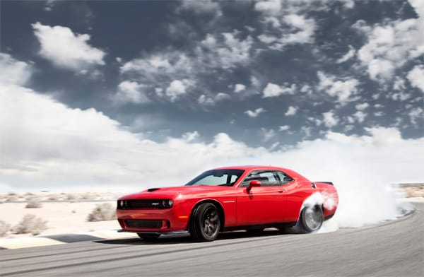 Wer den Dodge Challenger SRT Hellcat mit Pirelli P257/40 ZR 20 P Zero-Reifen ordert, soll damit eine noch bessere Beschleunigung realisieren können.