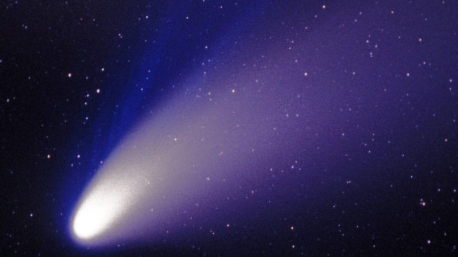 Komet mit Schweif (Symbolbild): Ein Hobbyastronom hat einen bisher unbekannten Kometen entdeckt.