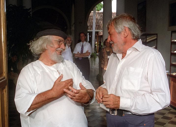 Ernesto Cardenal und Dietmar Schönherr im "Haus der drei Kulturen" in Nicaragua.