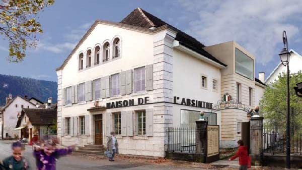 Im neuen Museum "Haus des Absinths" im schweizerischen Môtiers können Einsteiger und Kenner einen Blick in die faszinierende Geschichte des Getränks werfen.