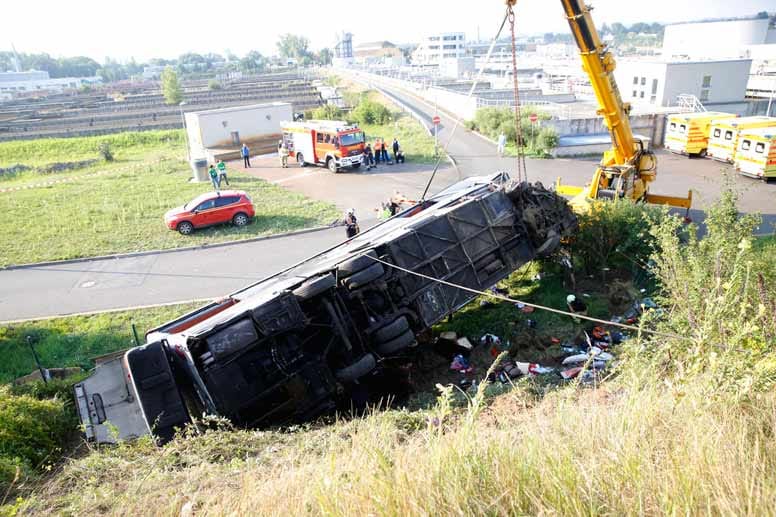 Schwerer Busunfall auf der A4 Schwerer Busunfall auf der A4