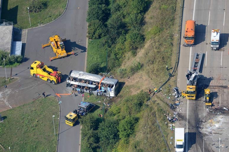 Schwerer Busunfall auf der A4 Schwerer Busunfall auf der A4