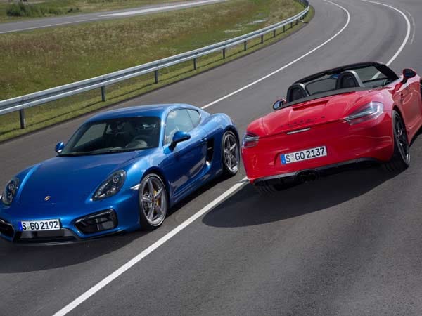 Auch die kleineren Modelle waren vertreten: Porsche Boxster und Cayman (links)