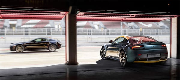 Gerade auf schlechten Straßen oder langen Strecken hätten wir, wie von den anderen Aston-Martin-Modellen gewöhnt, mehr Geschmeidigkeit erwartet. Doch der N430 ist eher für dynamisches Fahren zum Beispiel auf der Rennstrecke, statt zum Reisen gedacht.