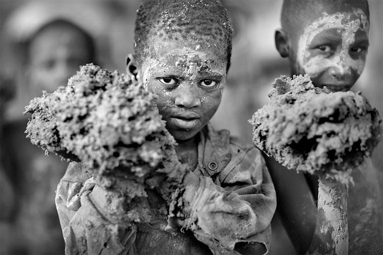 Den Award des besten Fotografen in der wichtigsten Kategorie ("Cutty Sark Award for the Travel Photographer of the Year 2013") hat Timothy Allen aus Großbritannien mit dem Bild des Jungen aus Mali ergattert. Der 1971 in Südostengland geborene Allen überzeugte die Jury vor allem mit den Geschichten der Menschen, die seine Fotos erzählen.