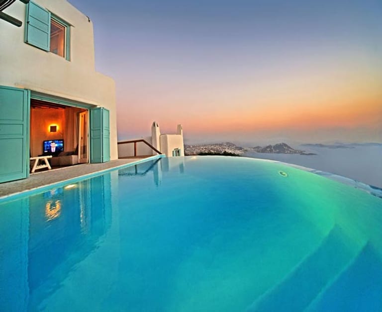 Infinity-Pool mit Aussicht: Einen Wahnsinnsblick bietet die Villa "Sea View" auf Mykonos.