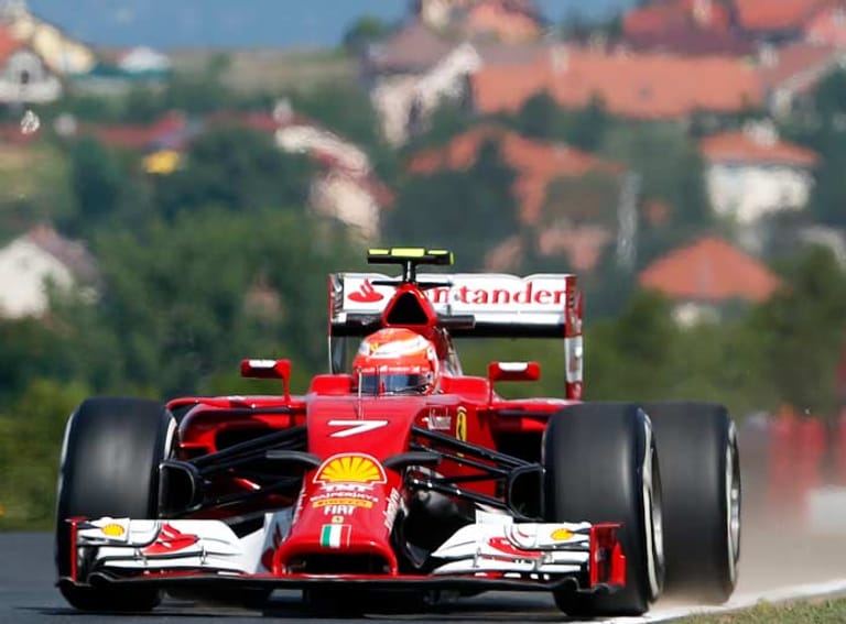 Auch Kimi Räikkönen hat gegenüber seinem Teamkollegen Fernando Alonso meistens das Nachsehen. Im ersten Ungarn-Training entscheidet der Finne das Duell aber für sich.