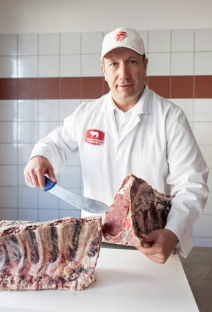 "Diese Art der Fleischveredlung ist eine aufwendige Handwerkskunst", erläutert Dirk Ludwig.