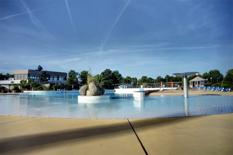 Hockenheim: hauptsächlich bekannt für rasanten Rennsport. Entspannter geht es im Aquadrom zu – mit Wellengang.