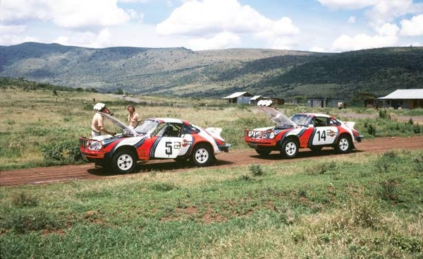 Porsche ist im Motorsport vor allem für seine Erfolge bei Sport- und Tourenwagenrennen bekannt. Doch auch im Rallye-Sport kann der Zuffenhausener Hersteller einige Erfolge vorweisen, wie den Sieg bei der Rallye Monte Carlo im Jahr 1968. 1978 wollte Porsche nach mehreren gescheiterten Anläufen die berühmte Safari-Rallye in Kenia gewinnen.