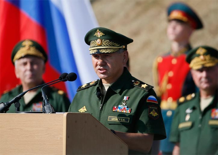 Der russische Verteidigungsminister Sergej Schoigu ist ganz aus dem Häuschen: "Bei der momentan schwierigen internationalen Lage tragen solche Wettkämpfe zur Festigung des Vertrauens zwischen den Streitkräften bei", freut er sich bei der Eröffnung.