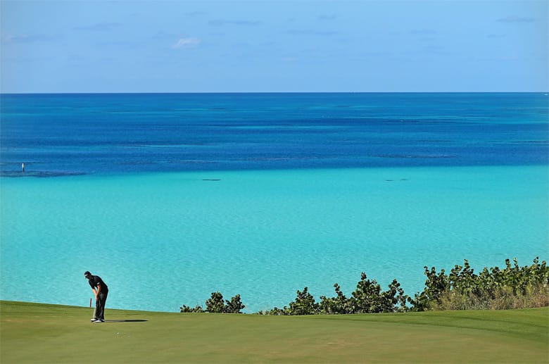 Die höchste Golfplatz-Dichte verzeichnet die Insel Bermuda. Auf gerade einmal 54 Quadratkilometern gibt es acht Golfanlagen.