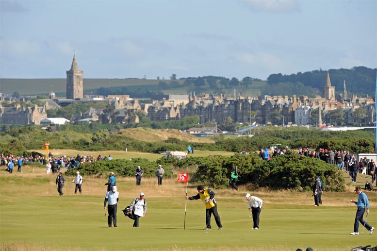 Der älteste noch existierende Golfplatz der Welt ist der Old Course in St Andrews, Schottland.