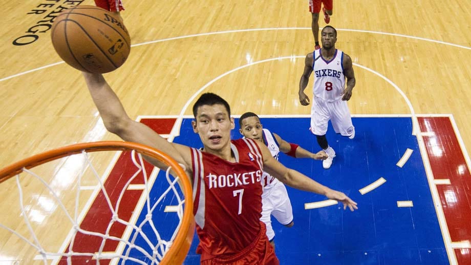 Die Zeiten der "Linsanity", als Nobody Jeremy Lin die Herzen von New York eroberte, sind längst Geschichte. Bei den Houston Rockets lieferte der Spielmacher zwar solide Leistungen ab, aber so richtig konnte er nicht überzeugen. In der neuen Saison wird Lin für die Los Angeles Lakers auflaufen.