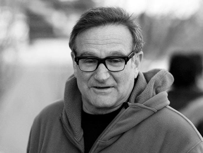 Schauspieler Robin Williams starb am 11. August 2014 in Tiburon bei San Francisco. Der Oscarpreisträger und Stand-Up-Comedian hat sich offenbar das Leben genommen. Seine Sprecherin bestätigte, dass Williams seit längerer Zeit an schweren Depressionen litt. Er wurde 63 Jahre alt.