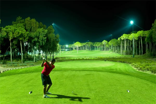 Platz 10: Der Carya Golf Club in Belek. Der Platz in der Türkei heimst im Schnitt 4,5 von 5 Bewertungspunkten ein. Die Leser loben unter anderem die Wasserhindernisse, schwierige Greens und schöne Fairways.