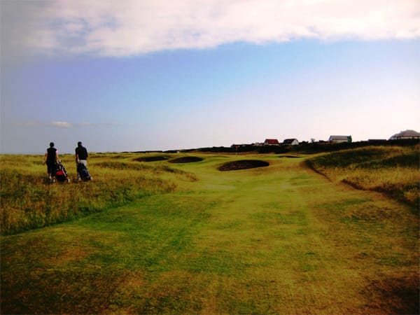 Platz 4: Royal Dornoch Golf Club in Schottland hat 5 von 5 Bewertungspunkten. Seit mehr als 100 Jahren schon wird der 1877 gegründete Dornoch Golf Club als "königlicher Verein" gelistet.