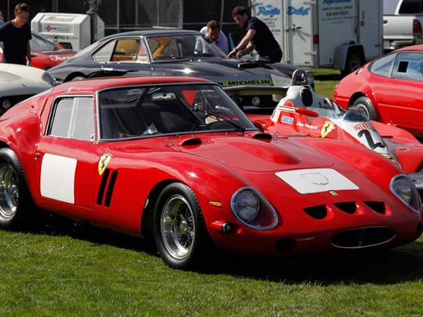 Hier harrt der Star der Dinge - Blick auf den Ferrari vor der Auktion.